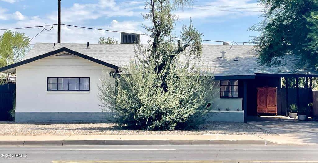 529 W UNIVERSITY Drive, Mesa, AZ 85201