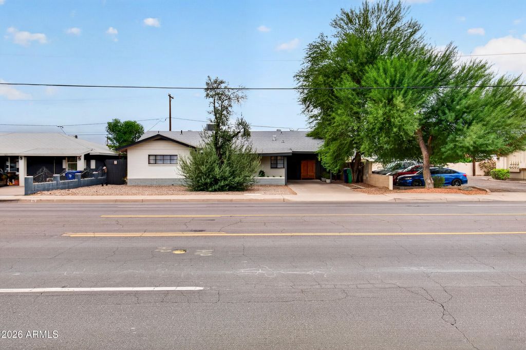 529 W UNIVERSITY Drive, Mesa, AZ 85201 — photo 2