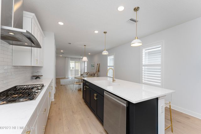 184 PARK CENTER Avenue, Ponte Vedra, FL 32081