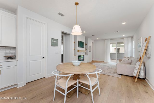 184 PARK CENTER Avenue, Ponte Vedra, FL 32081