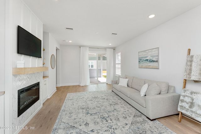 184 PARK CENTER Avenue, Ponte Vedra, FL 32081