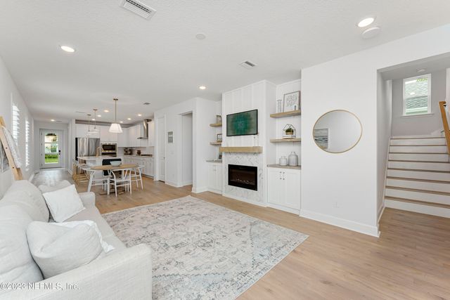 184 PARK CENTER Avenue, Ponte Vedra, FL 32081