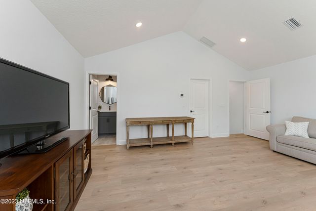 184 PARK CENTER Avenue, Ponte Vedra, FL 32081