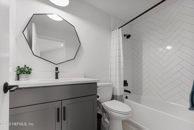 184 PARK CENTER Avenue, Ponte Vedra, FL 32081