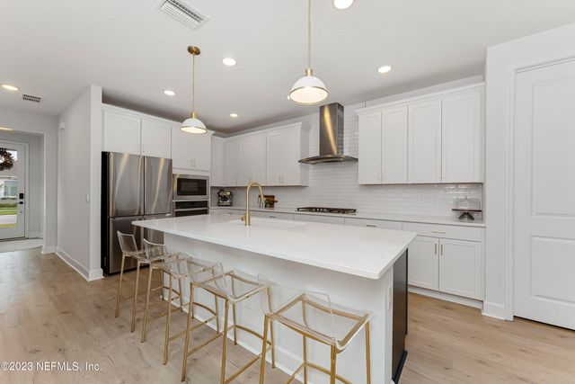 184 PARK CENTER Avenue, Ponte Vedra, FL 32081