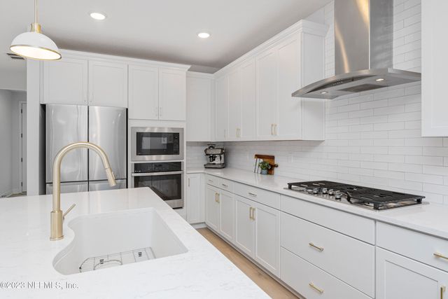 184 PARK CENTER Avenue, Ponte Vedra, FL 32081