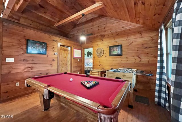 1935 Sb Ogle Lane, Sevierville, TN 37876
