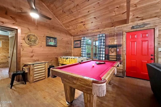 1935 Sb Ogle Lane, Sevierville, TN 37876
