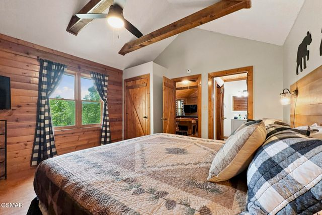 1935 Sb Ogle Lane, Sevierville, TN 37876