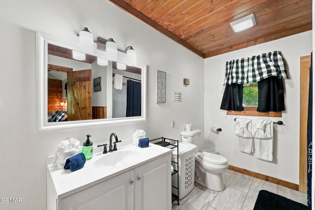 1935 Sb Ogle Lane, Sevierville, TN 37876