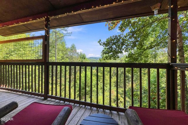 1935 Sb Ogle Lane, Sevierville, TN 37876
