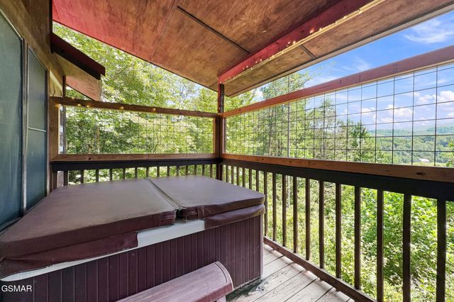 1935 Sb Ogle Lane, Sevierville, TN 37876
