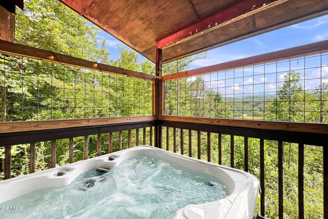 1935 Sb Ogle Lane, Sevierville, TN 37876