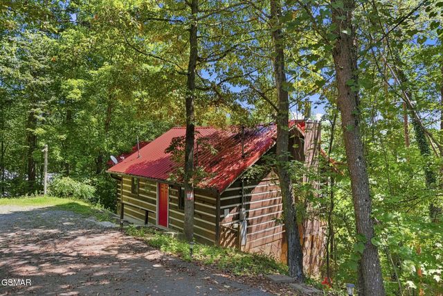 1935 Sb Ogle Lane, Sevierville, TN 37876