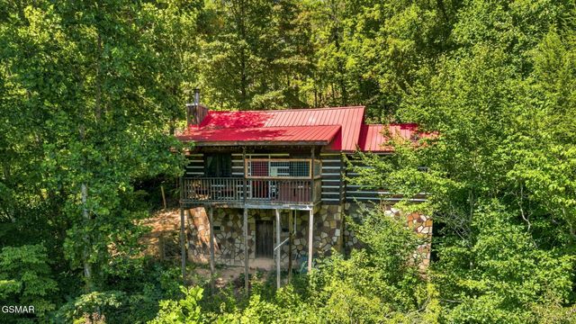 1935 Sb Ogle Lane, Sevierville, TN 37876