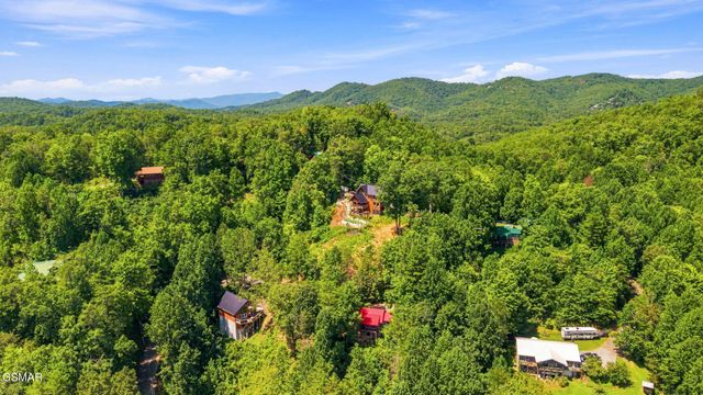 1935 Sb Ogle Lane, Sevierville, TN 37876