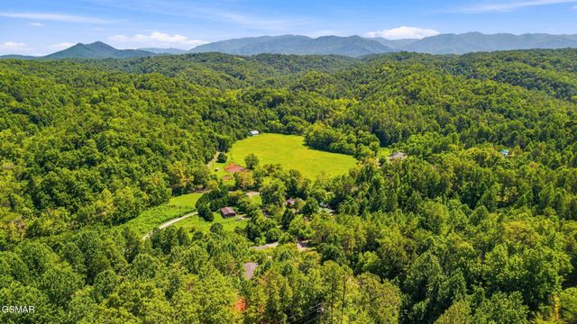 1935 Sb Ogle Lane, Sevierville, TN 37876