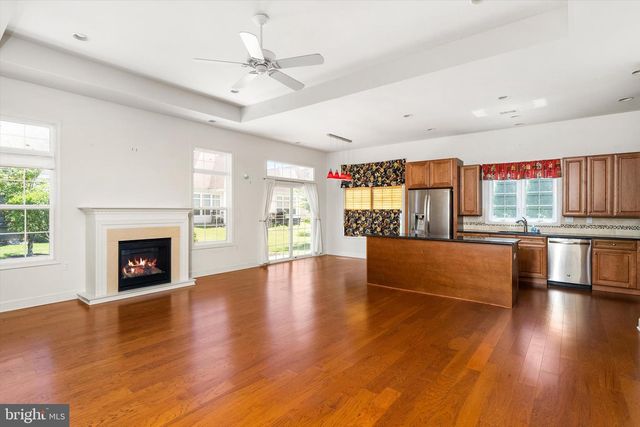 24 RAVENSLAKE RD, Monroe Township, NJ 08831