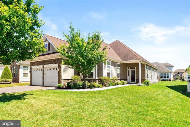 24 RAVENSLAKE RD, Monroe Township, NJ 08831