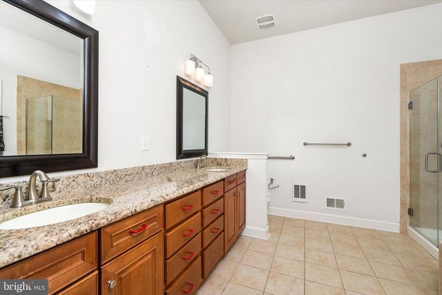24 RAVENSLAKE RD, Monroe Township, NJ 08831