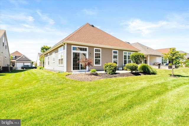 24 RAVENSLAKE RD, Monroe Township, NJ 08831