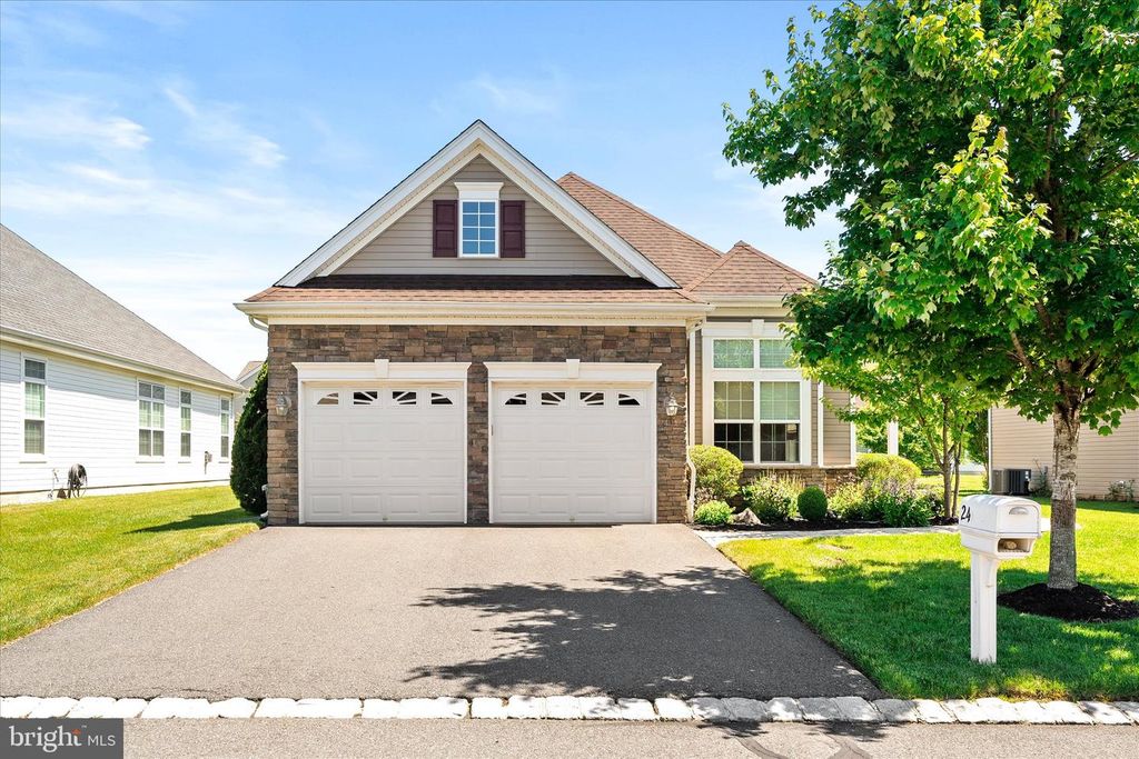 24 RAVENSLAKE RD, Monroe Township, NJ 08831