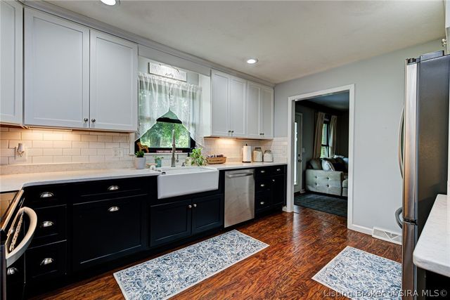 847 Beechwood Street, Sellersburg, IN 47172