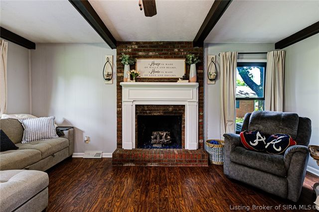 847 Beechwood Street, Sellersburg, IN 47172