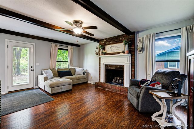 847 Beechwood Street, Sellersburg, IN 47172