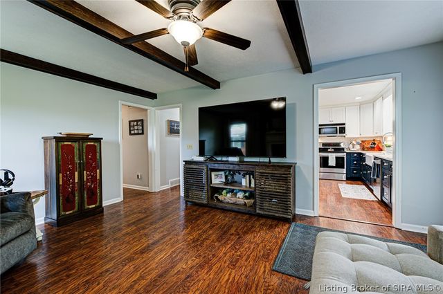847 Beechwood Street, Sellersburg, IN 47172