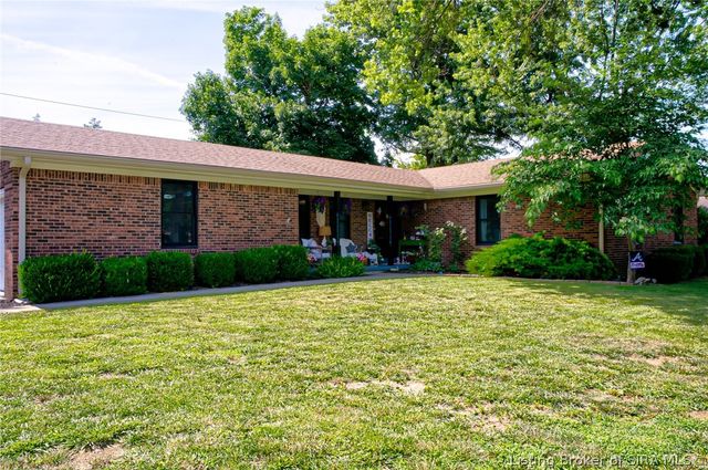 847 Beechwood Street, Sellersburg, IN 47172