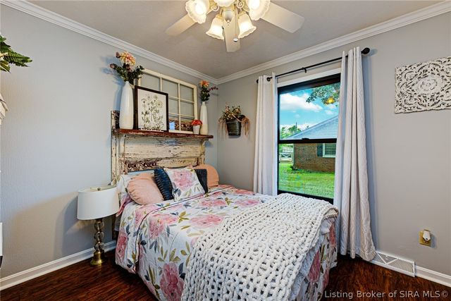847 Beechwood Street, Sellersburg, IN 47172