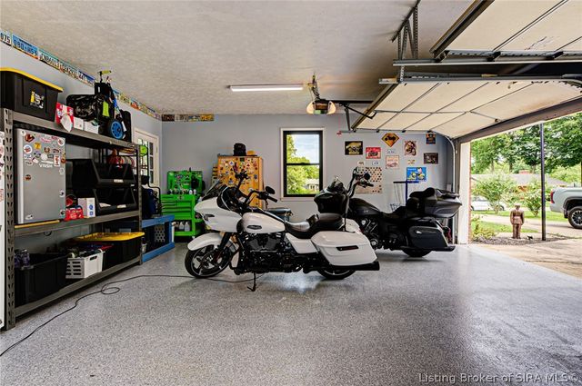 847 Beechwood Street, Sellersburg, IN 47172