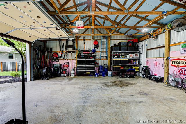 847 Beechwood Street, Sellersburg, IN 47172