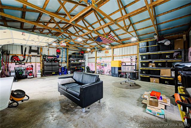 847 Beechwood Street, Sellersburg, IN 47172