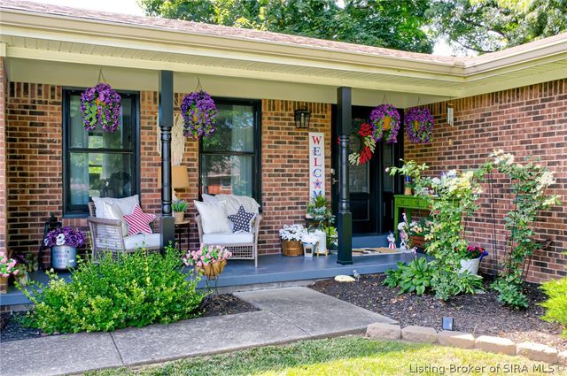 847 Beechwood Street, Sellersburg, IN 47172