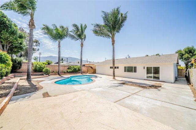 1227 Jadestone Lane, Corona, CA 92882