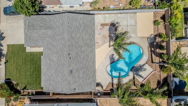 1227 Jadestone Lane, Corona, CA 92882