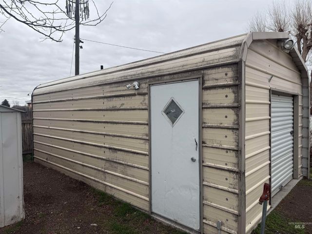 743 Lawrence Ave, Twin Falls, ID 83301