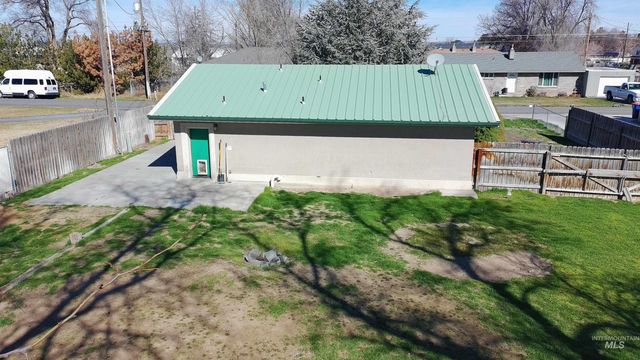 743 Lawrence Ave, Twin Falls, ID 83301