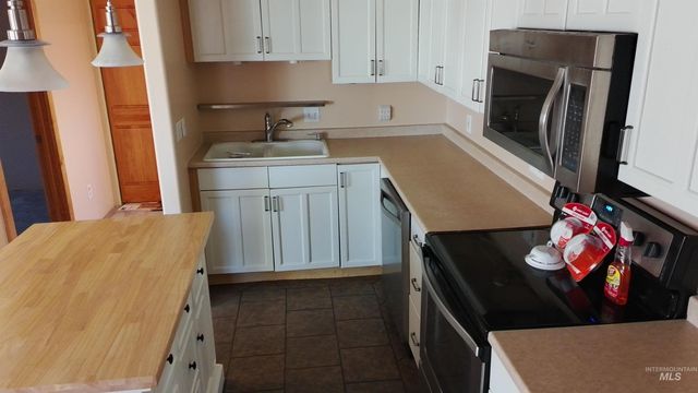 743 Lawrence Ave, Twin Falls, ID 83301