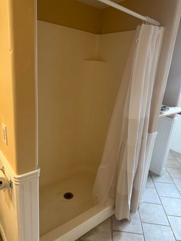 743 Lawrence Ave, Twin Falls, ID 83301