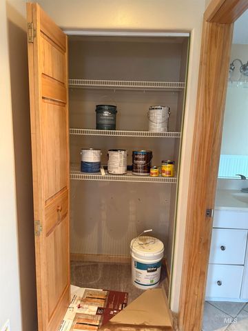 743 Lawrence Ave, Twin Falls, ID 83301