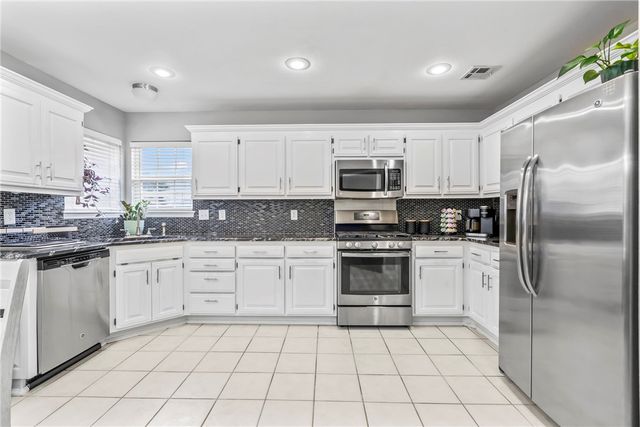 4002 SW Hansom Loop, Bentonville, AR 72712