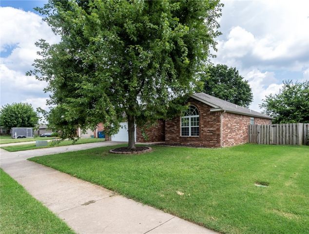 4002 SW Hansom Loop, Bentonville, AR 72712