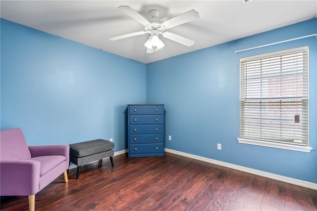 4002 SW Hansom Loop, Bentonville, AR 72712