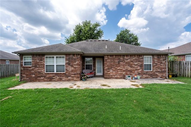 4002 SW Hansom Loop, Bentonville, AR 72712