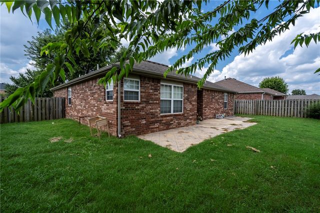 4002 SW Hansom Loop, Bentonville, AR 72712