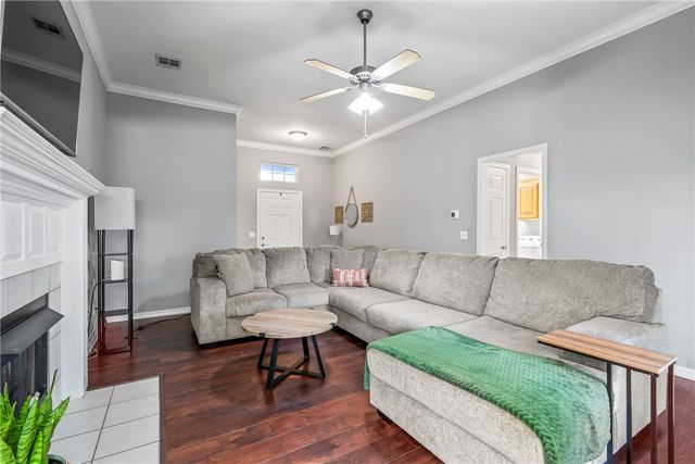 4002 SW Hansom Loop, Bentonville, AR 72712