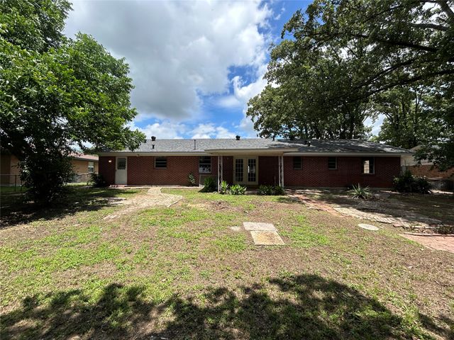 632 Lee Street, Sulphur Springs, TX 75482